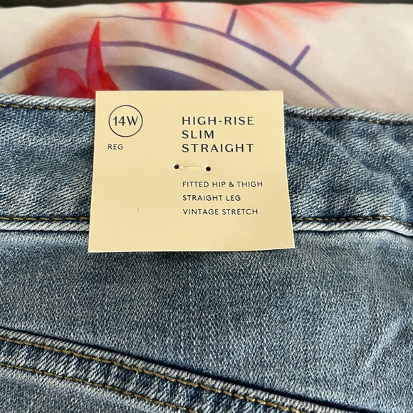 NWT Universal Thread High Rise Jeans - Picture 9 of 9